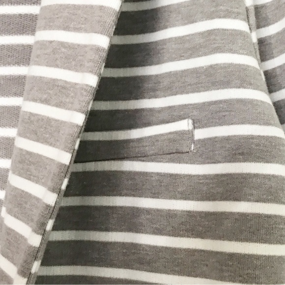 SO gray &white striped casual blazer, size medium, no buttons - Picture 2 of 5